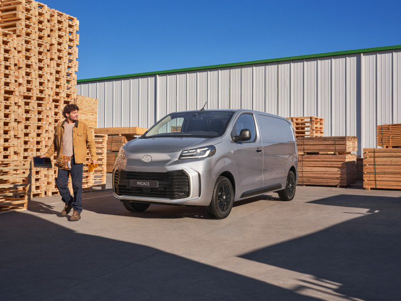 toyota comercial proace 2024